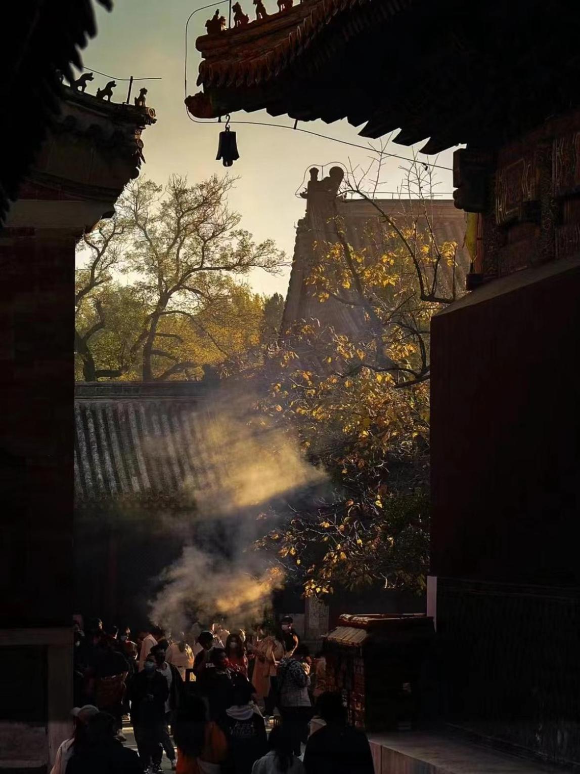Happy Dragon Courtyard- Newly Renovated With French Windows, Near Tian'Anmen Forbidden City,Lama Temple And Heaven Temple, 3Minutes Walk From Subway,Fluent English Speaking With Tourist Sights Tickets Service ,Free Coffee &Laundry Service Пекин Экстерьер фото